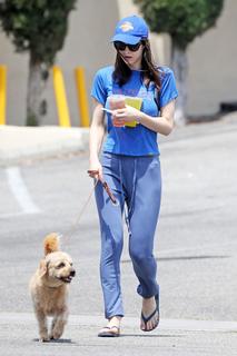 Alexandra Daddario feet photo thumbnail