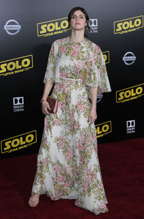Alexandra Daddario feet photo thumbnail
