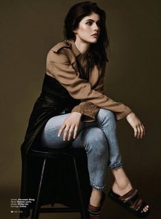 Alexandra Daddario feet photo thumbnail