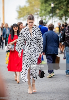 Alexandra Daddario feet photo thumbnail