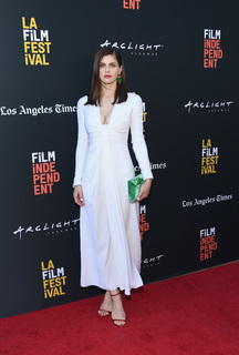 Alexandra Daddario feet photo thumbnail
