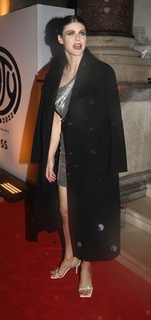 Alexandra Daddario feet photo thumbnail