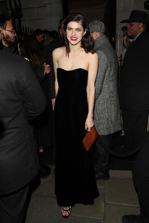 Alexandra Daddario feet photo thumbnail