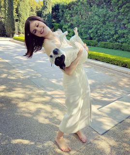 Alexandra Daddario feet photo thumbnail