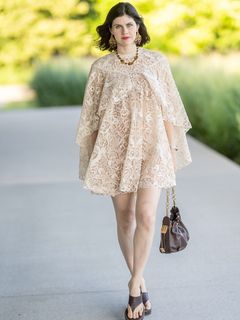 Alexandra Daddario feet photo thumbnail