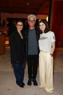 Alexandra Daddario feet photo thumbnail