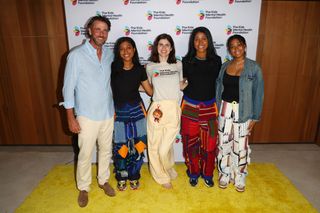 Alexandra Daddario feet photo thumbnail