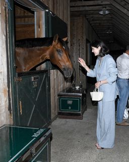 Alexandra Daddario feet photo thumbnail