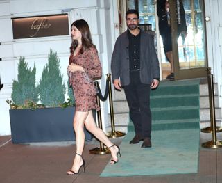 Alexandra Daddario feet photo 6