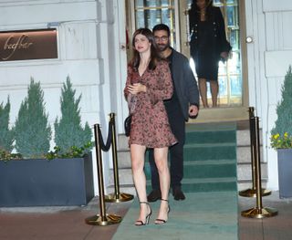 Alexandra Daddario feet photo 5