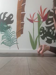 Alexandra Daddario feet photo 2