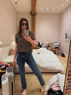 Alexandra Daddario feet photo 4