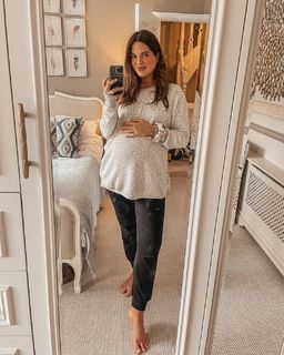 Alexandra Felstead feet photo 9