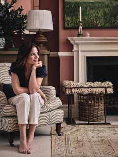 Alexandra Felstead feet photo 3