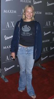Alexandra Holden feet photo 2
