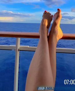 Alexandra Kamp-Groeneveld feet photo 7