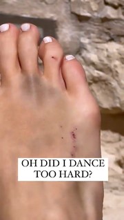 Alexandra Kyle feet photo 4