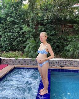 Alexandra Kyle feet photo 18