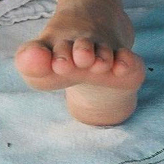 Alexandra Kyle feet photo 13