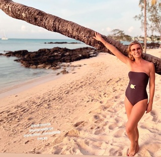 Alexandra Lamy feet photo thumbnail