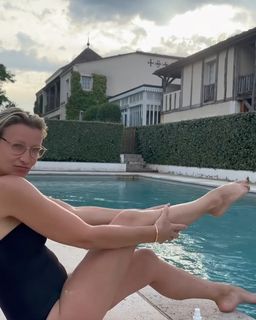 Alexandra Lamy feet photo thumbnail