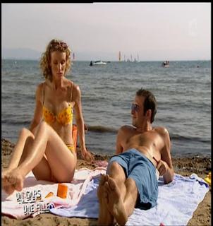 Alexandra Lamy feet photo thumbnail