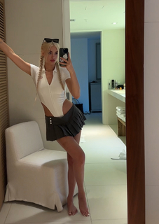 Alexandra Marianna feet photo 5