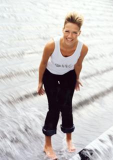 Alexandra Neldel feet photo thumbnail