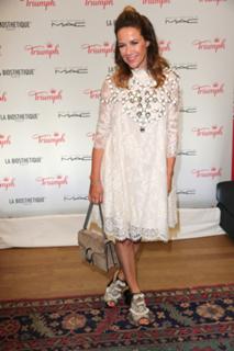 Alexandra Neldel feet photo thumbnail