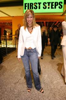 Alexandra Neldel feet photo thumbnail
