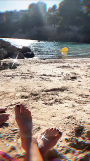 Alexandra Rapaport feet photo thumbnail