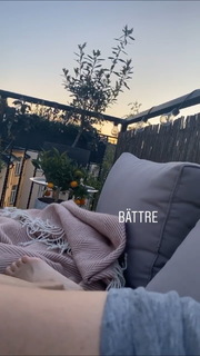 Alexandra Rapaport feet photo thumbnail