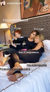 Alexandra Rapaport feet photo thumbnail