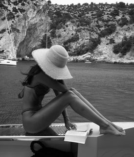 Alexandra Saint Mleux feet photo 6