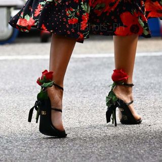 Alexandra Saint Mleux feet photo 14