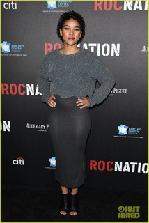 Alexandra Shipp feet photo thumbnail
