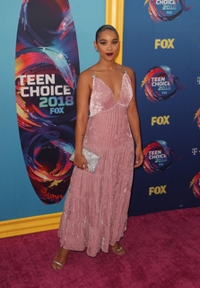 Alexandra Shipp feet photo thumbnail