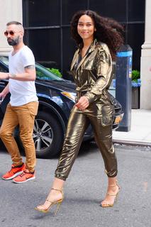 Alexandra Shipp feet photo thumbnail