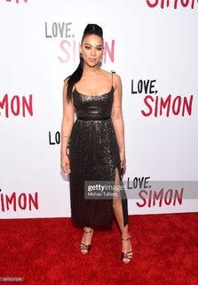 Alexandra Shipp feet photo thumbnail