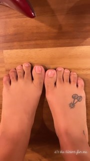 Alexandra Shipp feet photo thumbnail