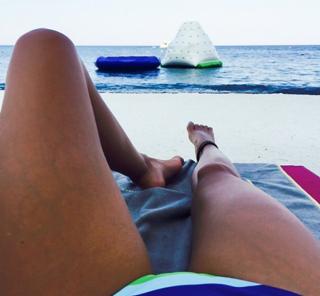 Alexandra Stan feet photo thumbnail
