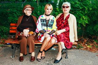 Alexandra Stan feet photo thumbnail