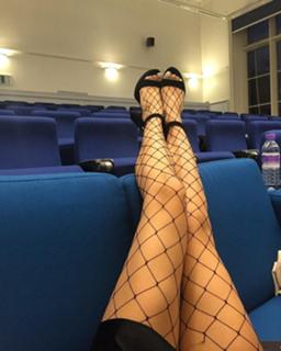 Alexandra Stan feet photo thumbnail