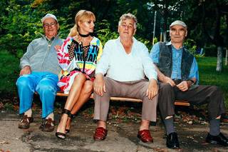 Alexandra Stan feet photo thumbnail
