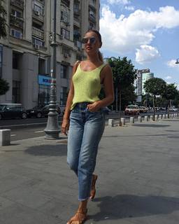 Alexandra Stan feet photo thumbnail