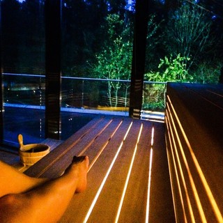 Alexandra Stan feet photo thumbnail