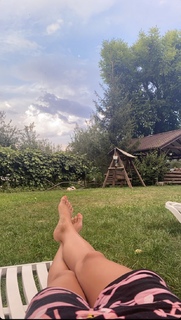 Alexandra Stan feet photo thumbnail