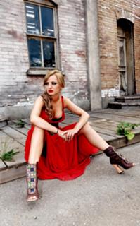 Alexandra Stan feet photo thumbnail