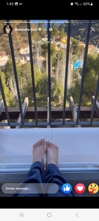 Alexandra Stan feet photo thumbnail