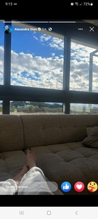 Alexandra Stan feet photo thumbnail